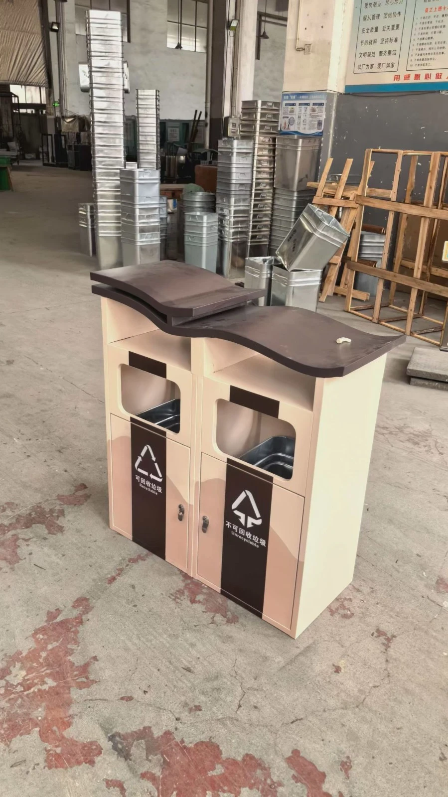Commercial Trash Can With Lid suppliers
